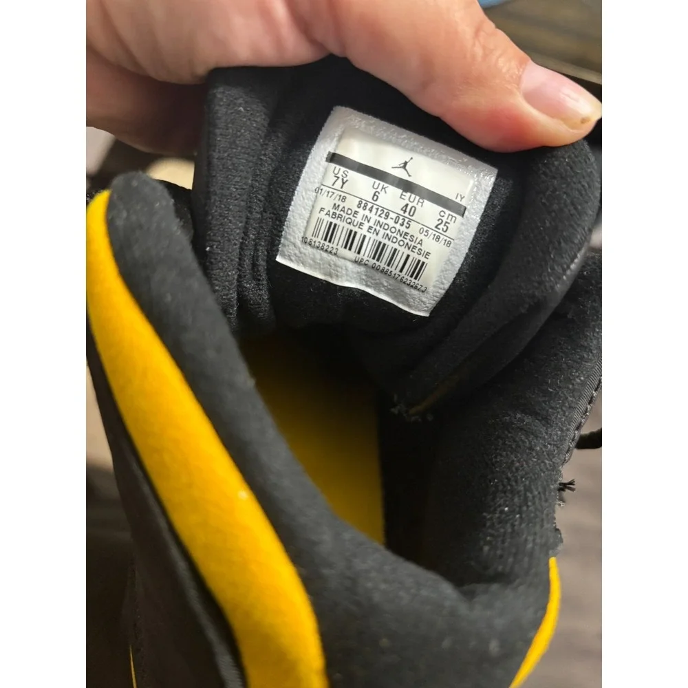 Nike Air Jordan 13 Melo Youth Size 7Y 884129-035 Black Yellow Shoes